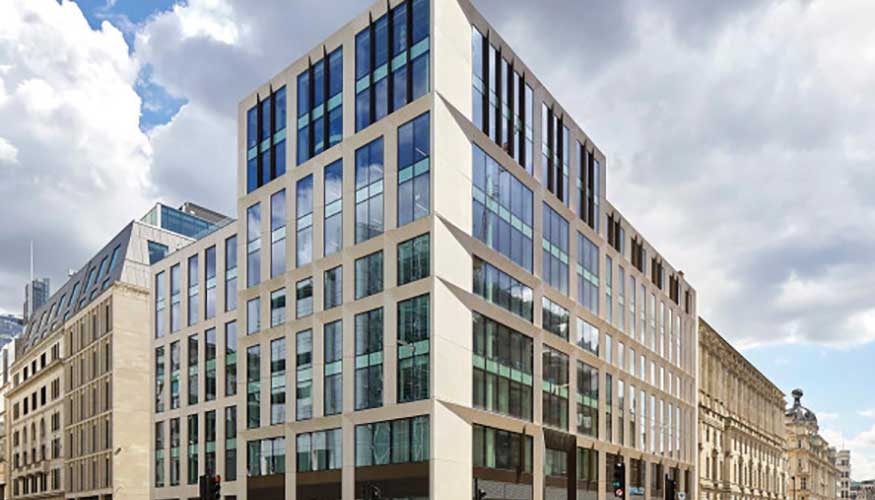 AGC ha instalado en las fachadas del edificio 120 Moorgate, en Londres, sus vidrios de doble acristalamiento solar ipasol Neutral 70/37...