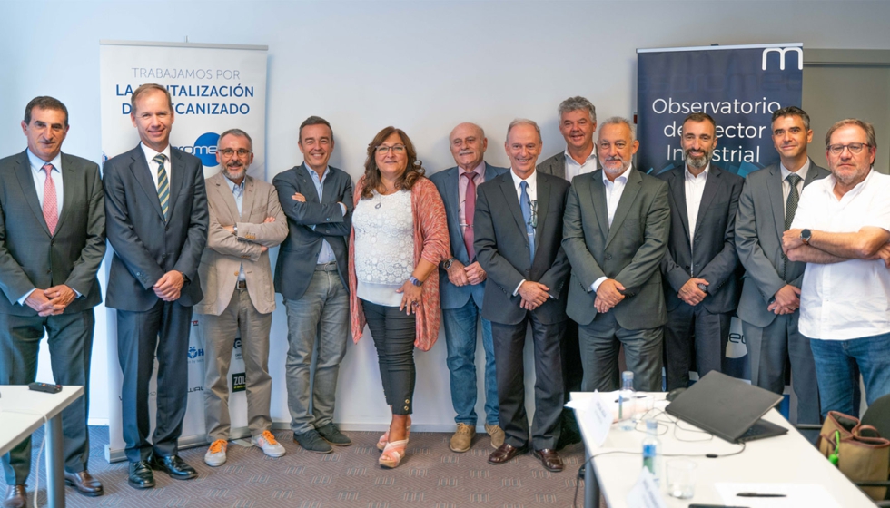 Foto de familia con los participantes en la reunin del Observatorio del Sector Industrial de Aspromec en Barcelona...