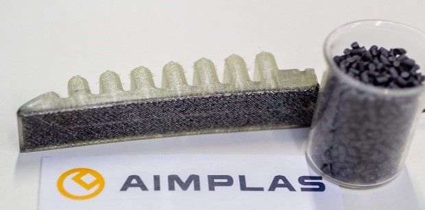 Material condutor termoplástico de baixa dureza e garra pneumática com sensor incorporado impresso em 3D. Fonte: Aimplas...