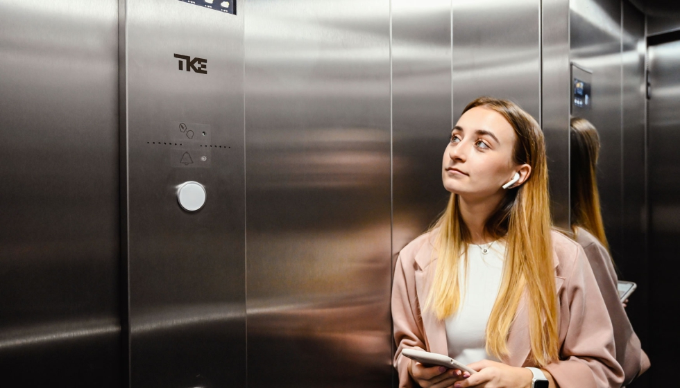 EOX de TK Elevator es el primer ascensor 100% digital, que mejoras sus prestaciones y usabilidad...