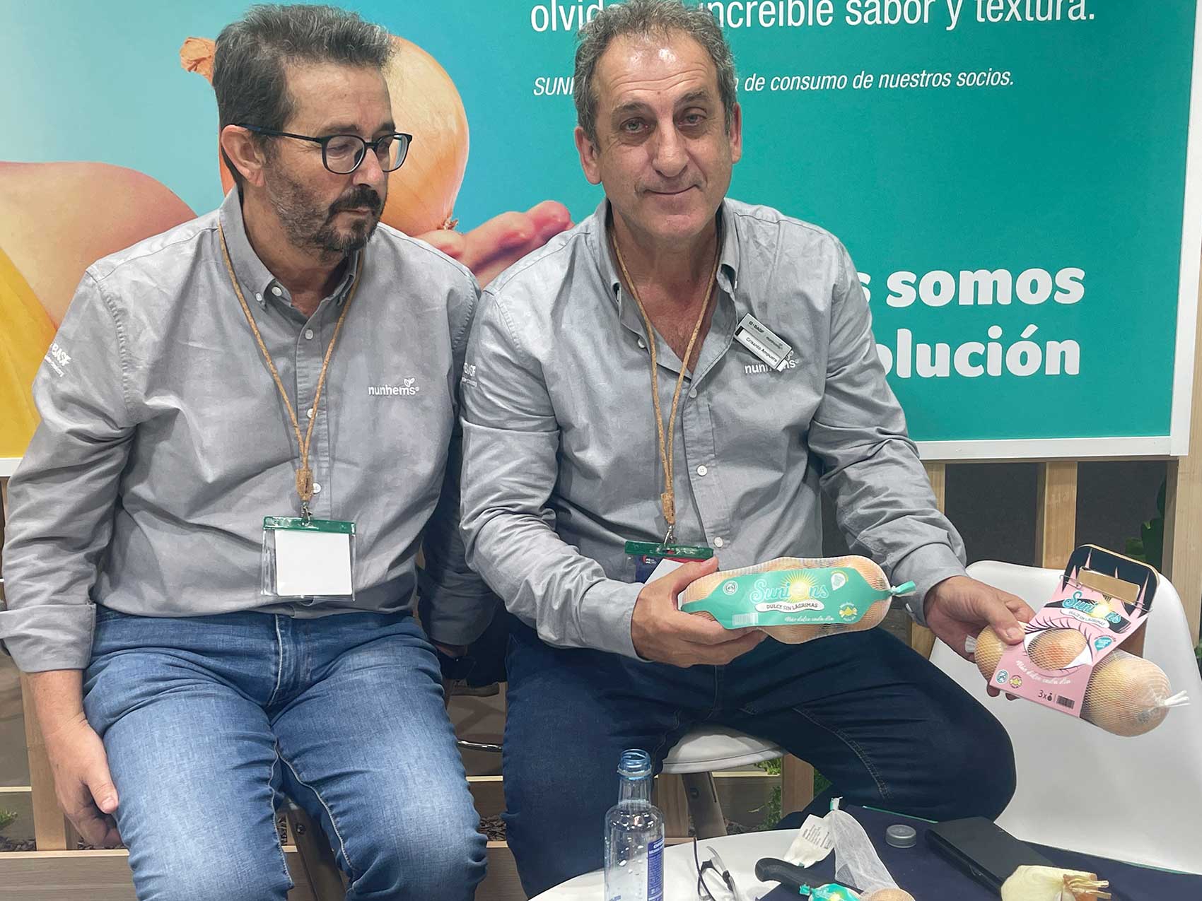 Nunhems present� Sunions y el resto de desarrollos de su negocio de semillas en Fruit Attraction. En la foto, de izq. a dcha...