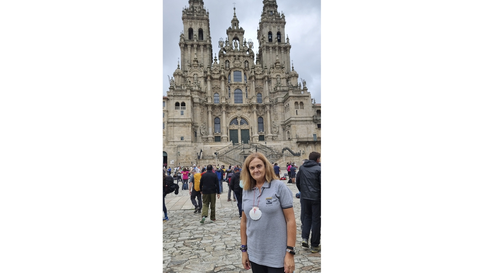 Mari Carmen Barrio, en la Plaza del Obradoiro de Santiago de Compostela, donde el grupo culmin una pequea peregrinacin con visita a la Catedral...