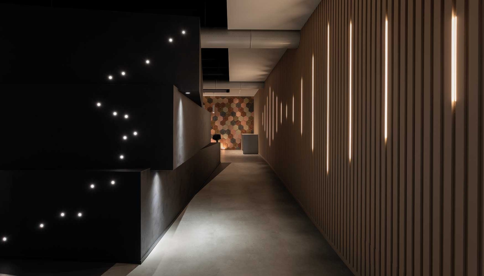 Los perfiles Neva 7.1 y Tago 1.0 se utilizan en las zonas de test sobre diferentes texturas en paredes