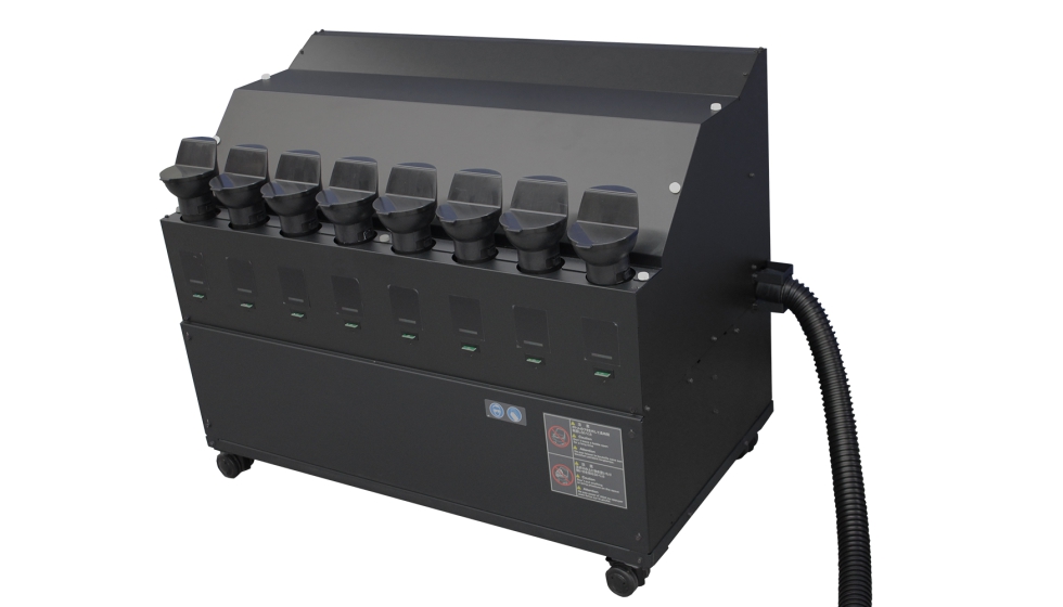 El nuevo sistema de tinta de tres litros para la Mimaki JFX600-2513 permite a los clientes aumentar la eficiencia de su produccin al mximo y...