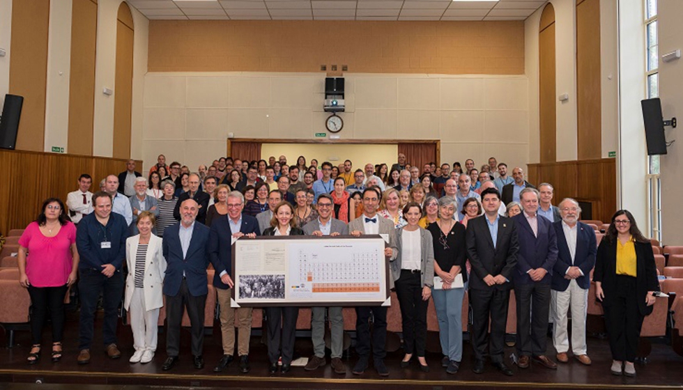 Foto de grupo de los asistentes a la conmemoracin del 90 aniversario del IQFR./ Vinca Page / CSIC Protocolo