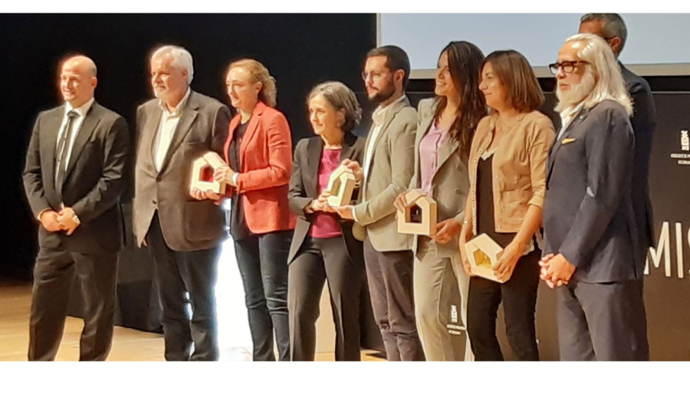 Representantes de Culmia recibiendo el premio de la APCE Catalunya 2022 en la categoría de ‘Innovación y Tecnología’... Representantes de Culmia recibiendo el premio de la APCE Catalunya 2022 en la categoría de ‘Innovación y Tecnología’...