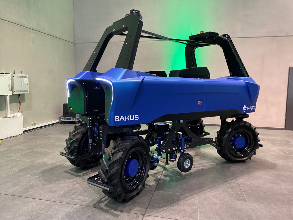 El robot Bakus desarrollado por la startup francesa VitiBot -recientemente integrada en el grupo SDF- acapar muchas miradas durante la jornada...