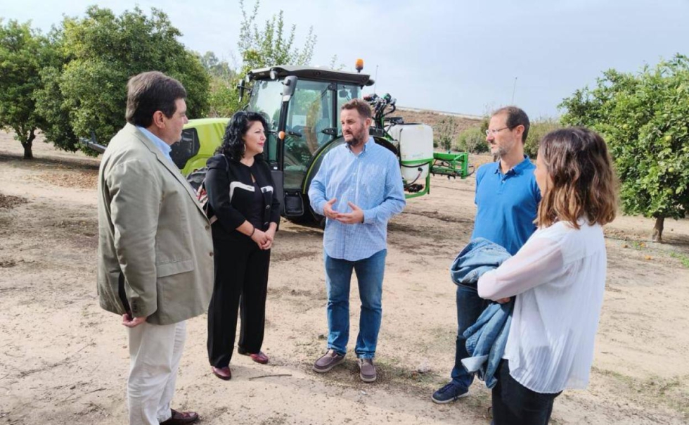 Manuel Prez (centro), director del Mster en Agricultura Digital e Innovacin Agroalimentaria...