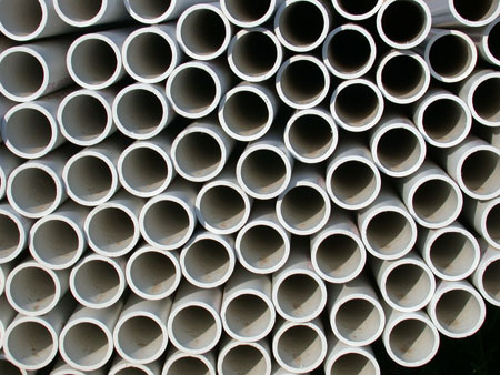El PVC duro que se emplea en construccin para fabricar ventanas o tuberas incorpora muy pocos aditivos. Foto: Jason Krieger...