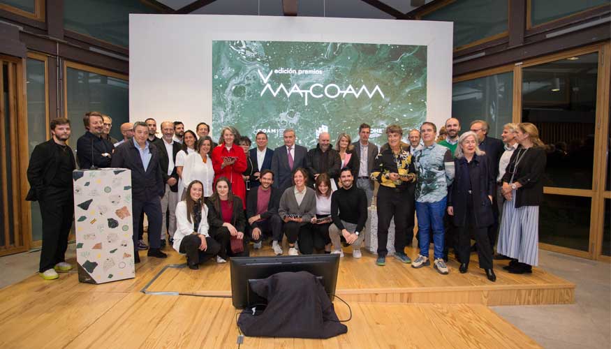 Foto de familia de los premiados en la 5 edicin de los Premios MATCOAM 2022. Foto: Victor Perezagua