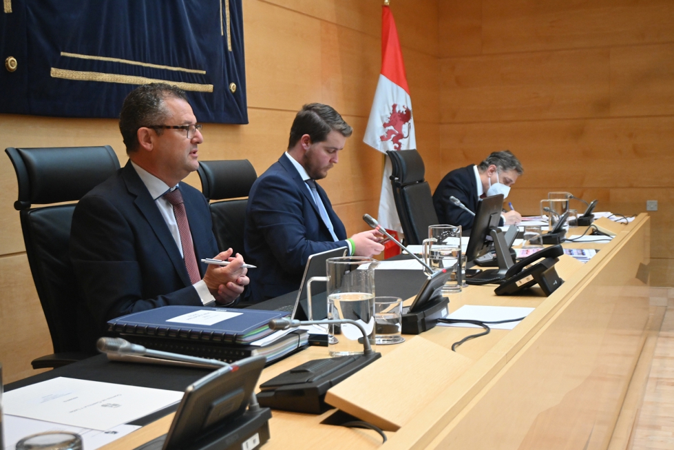La Junta de Castilla y Len afirma que se trata de un presupuesto inversor con 433,6 millones de euros para potenciar el desarrollo...