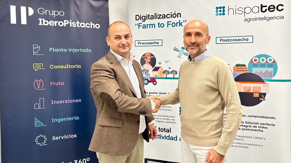 Custodio Lpez, AgTech & Hispatec Group Regional Sales Manager y Juan Gallego, fundador del Grupo IberoPistacho