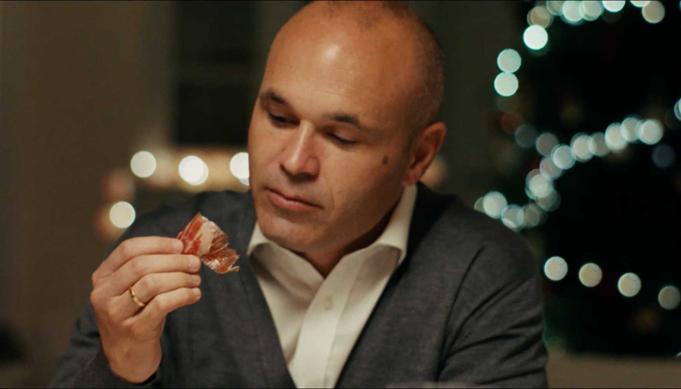 La campa�a, rodada en Jap�n donde reside el futbolista, es un homenaje a los placeres sencillos de la vida