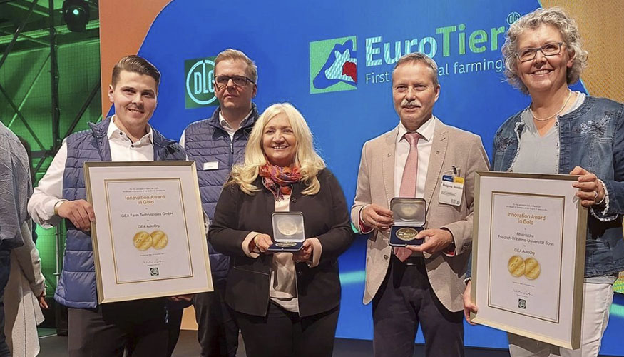 Entrega de la medalla de oro de los Premios a la Innovacin de EuroTier 2022 para GEA AutoDry