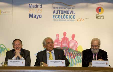 De izq. a der.: Jos Mara lvarez del Manzano, Carlos Espinosa de los Monteros y Luis Eduardo Corts