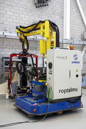 Adems de reducir los riesgos asumen tareas insalubres y peligrosas con estos robots se pueden realizar servicios industriales ms avanzados...