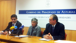 De izquierda a derecha, Alberto Baiz�n Alonso, director Leroy Merlin Oviedo; Ana Gonz�lez Rodr�guez, consejera de Educaci�n...