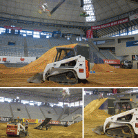 Una Bobcat trabajando en el Palau de Sant Jordi