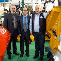 De izquierda a derecha, Valeri Minkov, representante en la zona de Madrid; Ram�n Navarro, jefe de Ventas; y Eric Roussel...