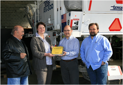 Momento de la entrega del premio