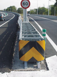 Imagen de ejemplo de alternativa segura a determinados peligros en carretera