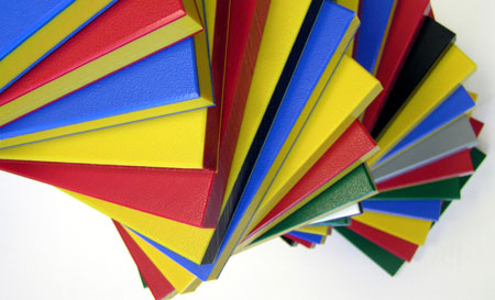 Polystone Play-Tec se suministra tanto en monocolor como en bicolor