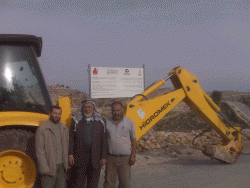 Imad El-Aref, representante de la empresa IMI Equipment, concesionario oficial Hidromek; Haj-Issa Abu Aljaraish...