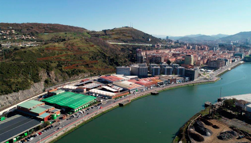 Artxanda es una de las dos cadenas montaosas que delimitan Bilbao