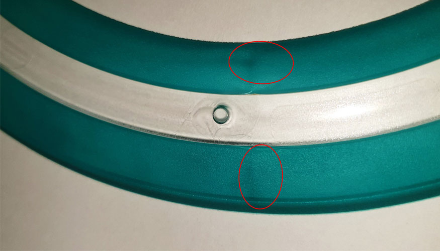 Antes: Sin el uso del mezclador Promix las vetas de color eran claramente visibles, especialmente en la zona de la l�nea de soldadura...