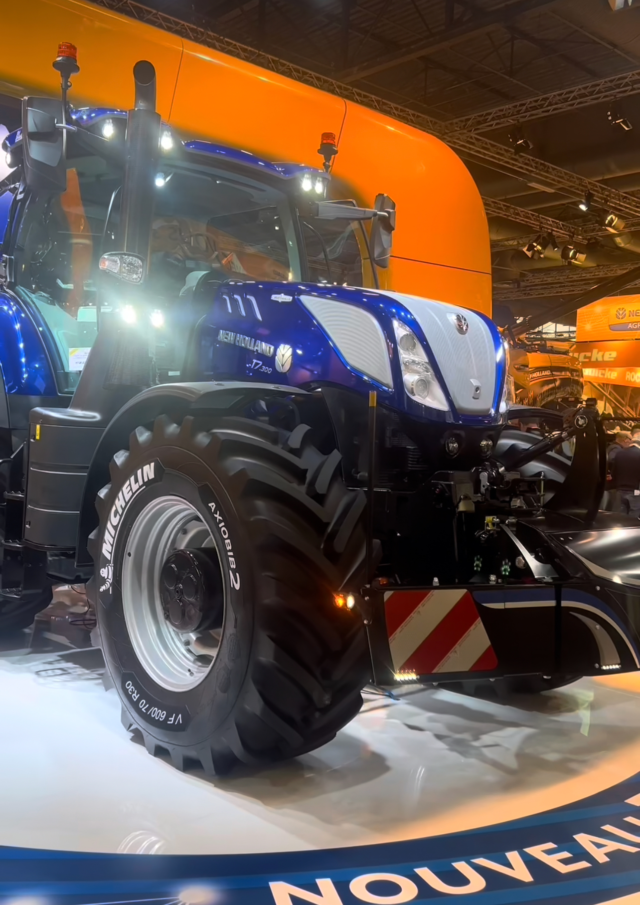 El nuevo T7 es la primera gama de New Holland que recibe la certificacin ISO por la gestin del tractor/implemento (TIM)...