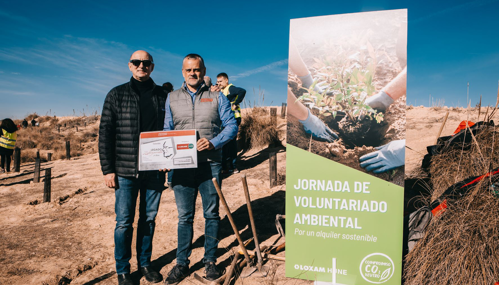 De izquierda a derecha: Luis ngel Salas, CEO de LoxamHune, y Fernando Zubero, director comercial de Imcoinsa