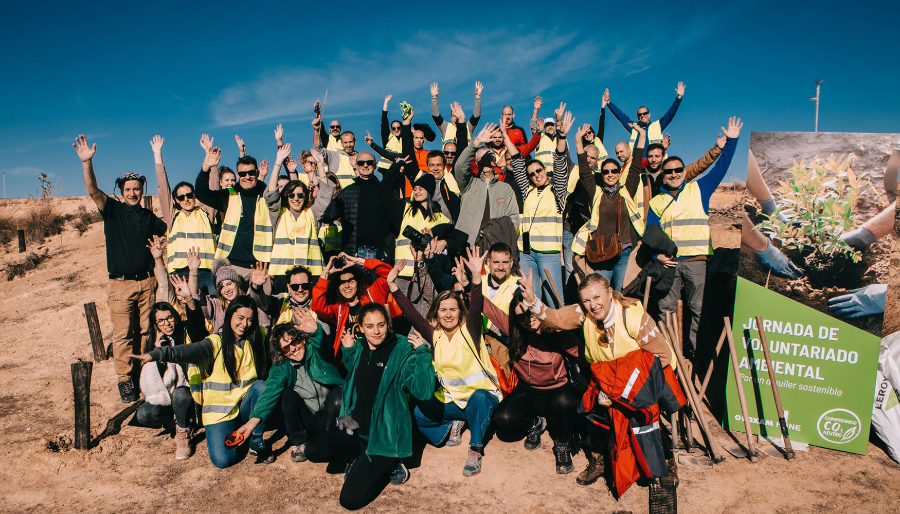 Foto de familia con los participantes en esta jornada de voluntariado ambiental