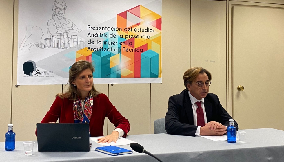 Sara Morais, directora General de GAD3; y Alfredo Sanz, presidente del Consejo General de la Arquitectura Tcnica de Espaa...