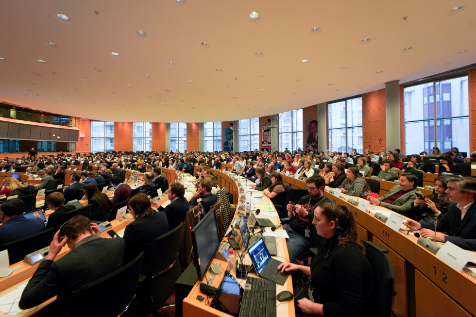 300 jovens de diferentes nacionalidades, provenientes de 16 Estados-membros, marcaram presena no Congresso