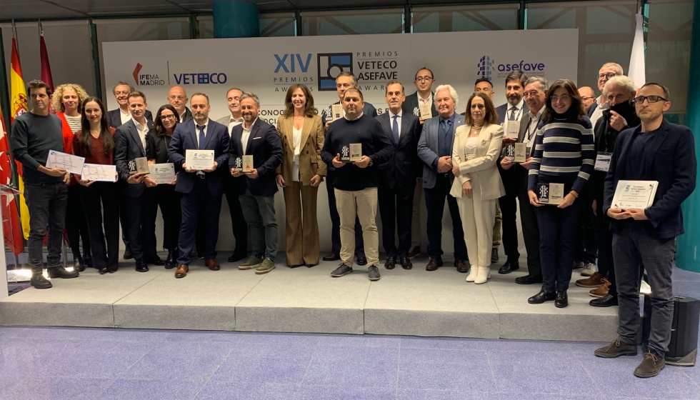 Foto de grupo de los galardonados con los Premios Veteco - Asefave, y con las empresas reconocidas como miembros de Asefave en los ltimos 25 aos...