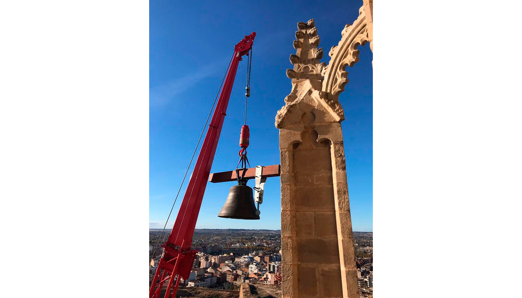 Hace ocho aos bajaron esta emblemtica parte del campanario de la catedral de Lrida...