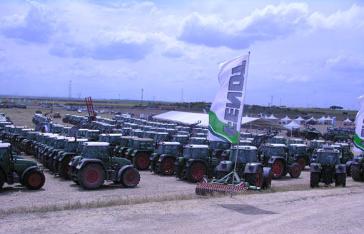 The tide of Fendt tractor was visible from several miles in all directions