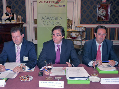 De izquierda a derecha, Csar Luaces, director general, Javier Andrada, presidente, y Manuel Casado...