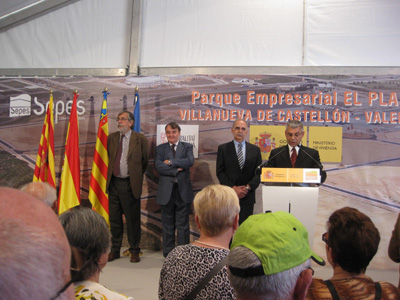Representantes de Sepes, de la Generalitat valenciana y del ayuntamiento de Villanueva de Castelln inauguraron el nuevo parque empresarial...