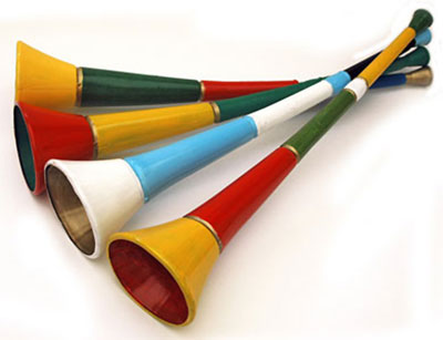 Las ruidosas vuvuzelas se producen en los distintos colores de las selecciones del Mundial de Sudfrica