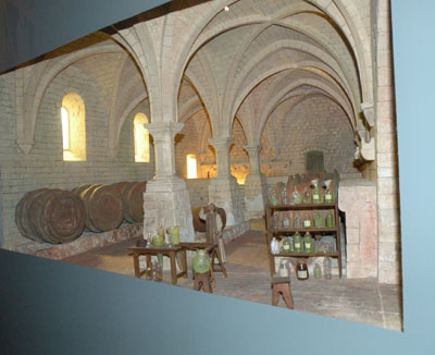 Los dioramas, como el que reproduce el Monasterio de Poblet, forman parte del amplio y variado fondo del museo, que conserva unos 20...