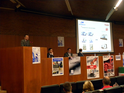 Roberto Hernando, director of Intermaher, during his presentation of machine Mazak Integrex multifunction