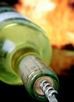 La introduccin de nitrgeno en la botella evita que el vino se oxide hasta que esta se descorcha. Foto: Rob Owen-Wahl