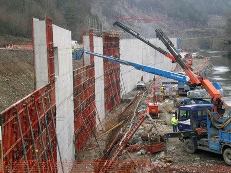 El proyecto cuenta con diez plataformas elevadoras de Hune