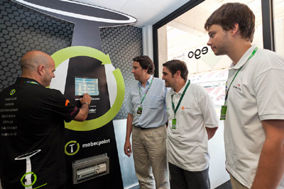 Momento de la presentaci�n oficial de las estaciones de recarga que tuvo lugar en el Circuit de Catalunya. Foto: Germ�n Parga...