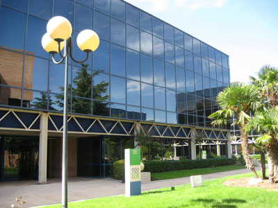 El complejo est formado por 13 edificios de oficinas que disponen de un total de 87.000 m2