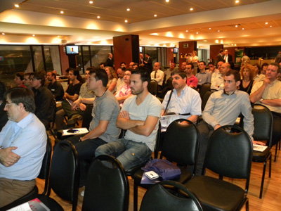 Asistentes al evento celebrado en una de las salas VIP del Camp Nou
