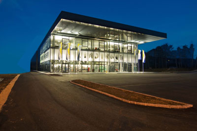 Vista exterior del nuevo centro. Foto: Modellbau Lindinger