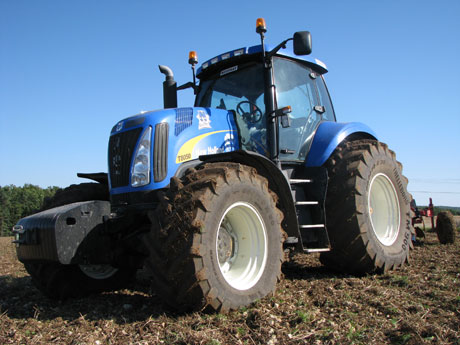 Tractor New Holland con neumticos Trelleborg TM900