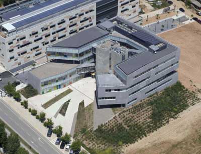 El edificio es el centro de transferencia en el Parque de Investigacin de la Universidad Autnoma de Barcelona (UAB)